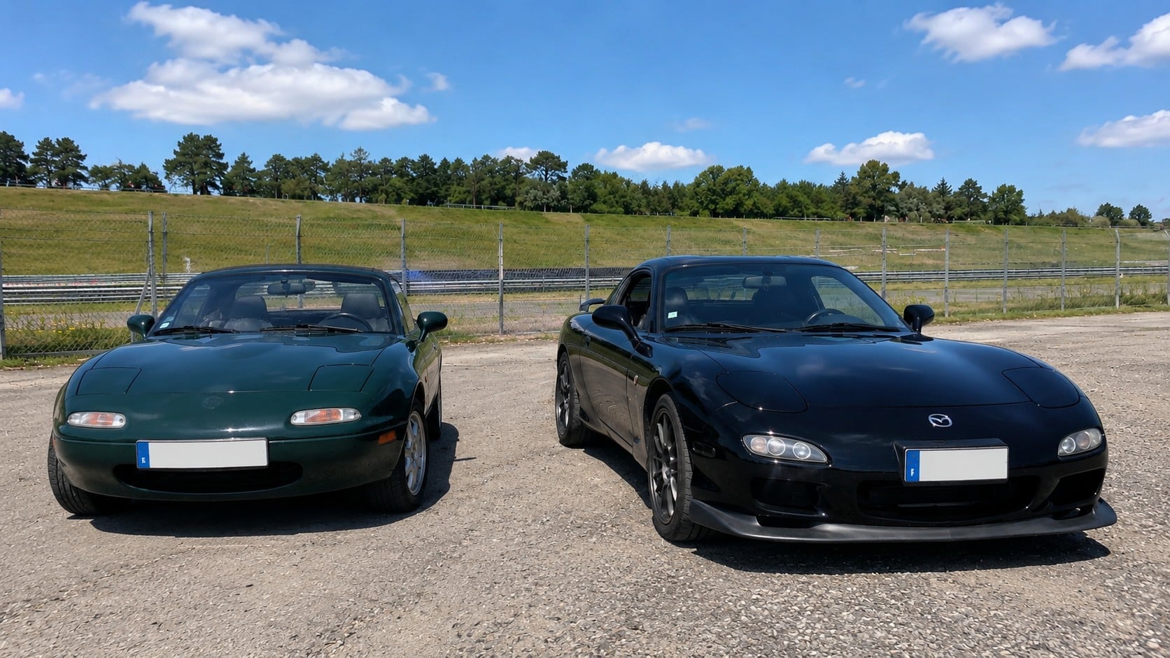Mazda MX-5 vs RX-7 : duel de deux légendes Mazda