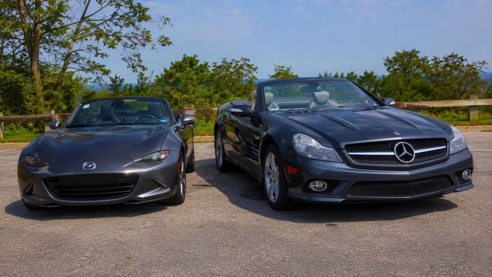 MX-5 vs Mercedes SL : le comparatif qui oppose deux mondes 1 MX-5 vs Mercedes SL : le comparatif qui oppose deux mondes