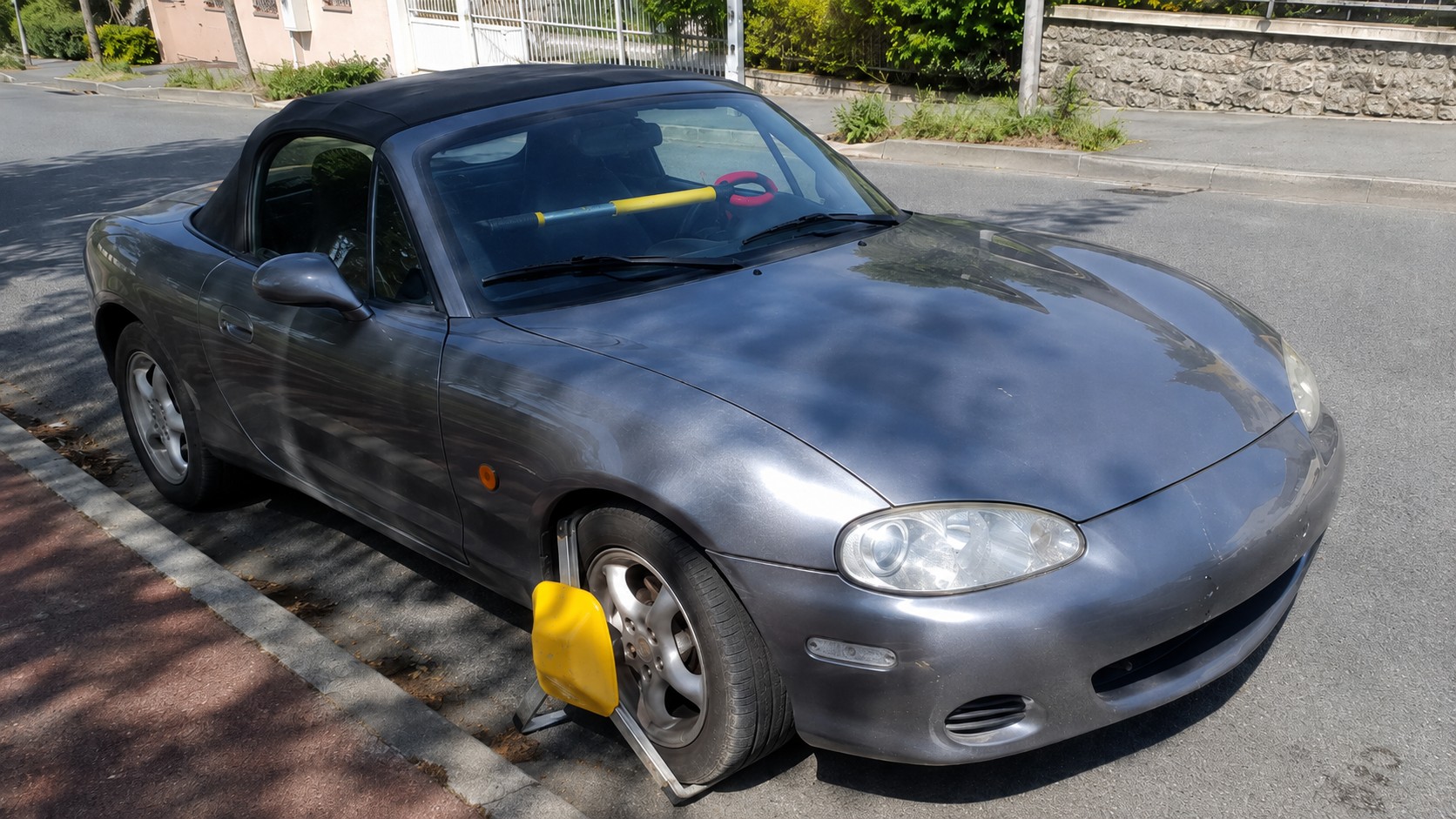 Antivol MX-5 : protéger son roadster du vol et du vandalisme 1 Antivol MX-5 : protéger son roadster du vol et du vandalisme